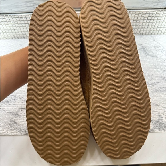 Booties - Picture 4 of 4